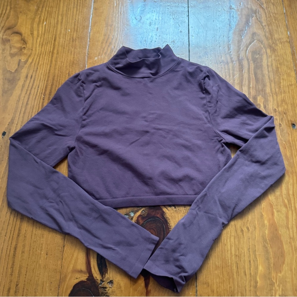 Free people cropped long sleeve workout top